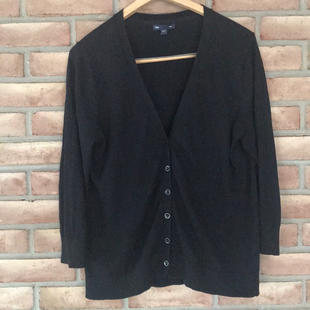 Large black 3/4 sleeve GAP cardigan